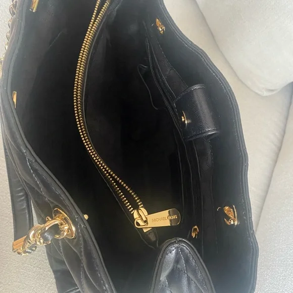 Susannah Michael Kors Black Quilted Chain Tote Bag - Picture 10 of 12